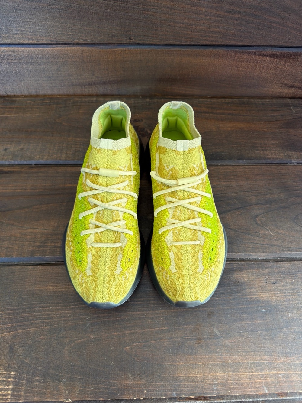 Adidas Yeezy Boost 380 Hylte Green Sneakers Athletic Shoes Men Size 9.5